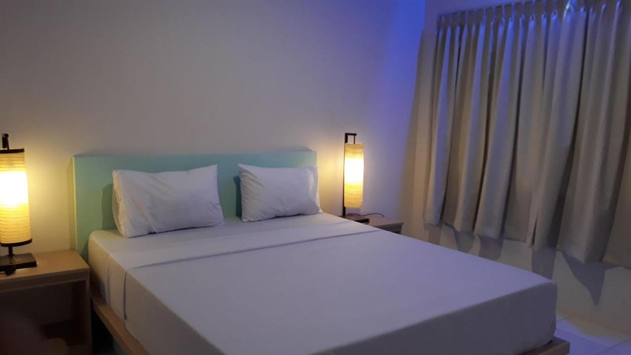 Bujang Lapuk Hostel Sekotong Dış mekan fotoğraf
